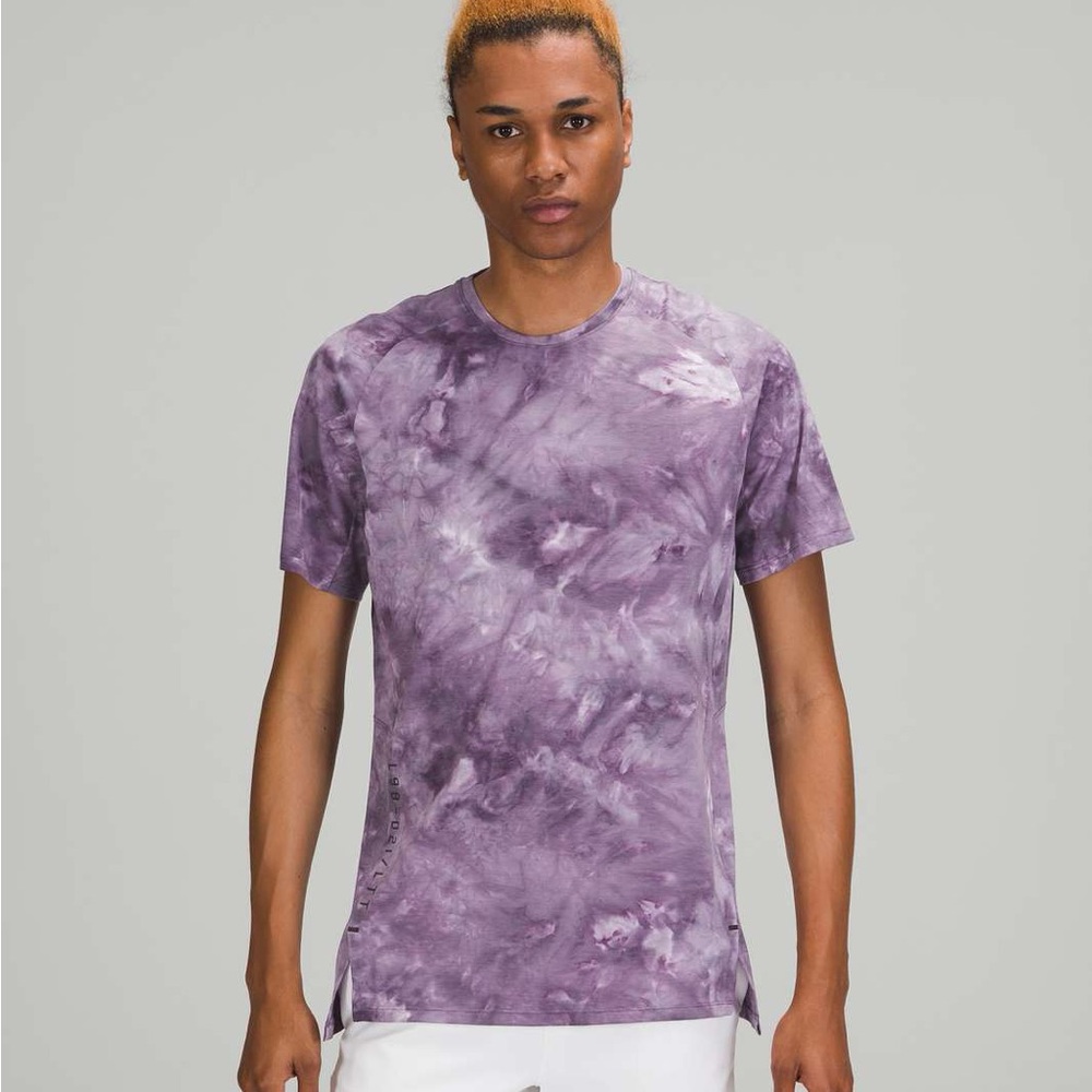 Lululemon Always Agile Short Sleeve Diamond
Dye/White Dusky Lavender Size Medium